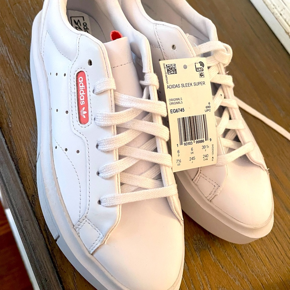 NEW W TAGS Adidas Women’s Shoe